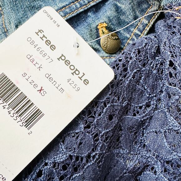 FREE PEOPLE NWT Floral Lace & Dark Denim Jean Jacket – Size XS - Picture 8 of 13